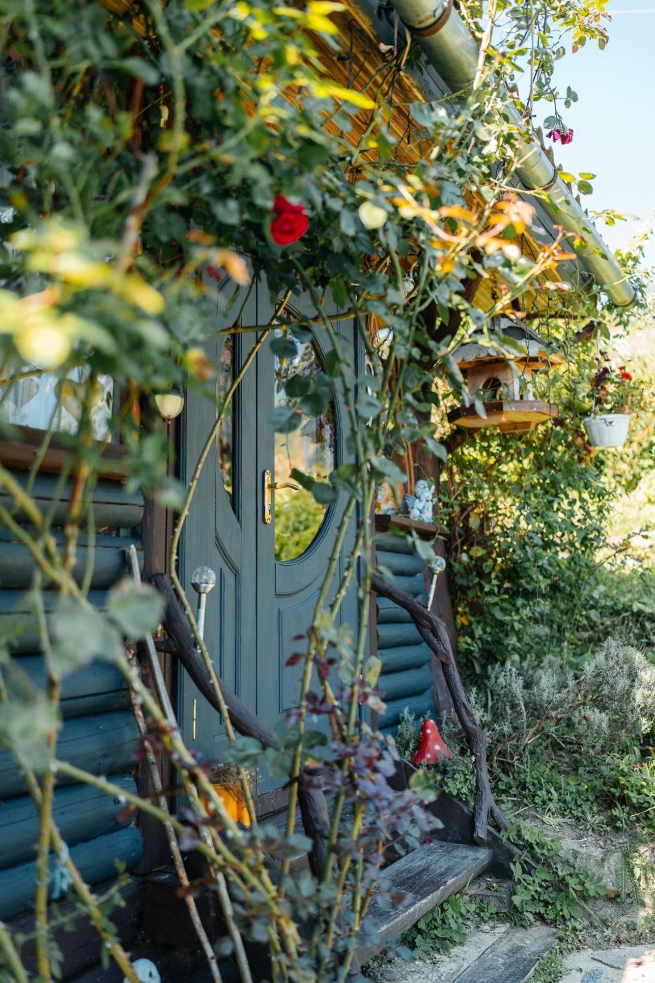 Казковий Дім Та Garden Два Будиночки В Горах З Чаном-Джакузі Slawske Exterior foto